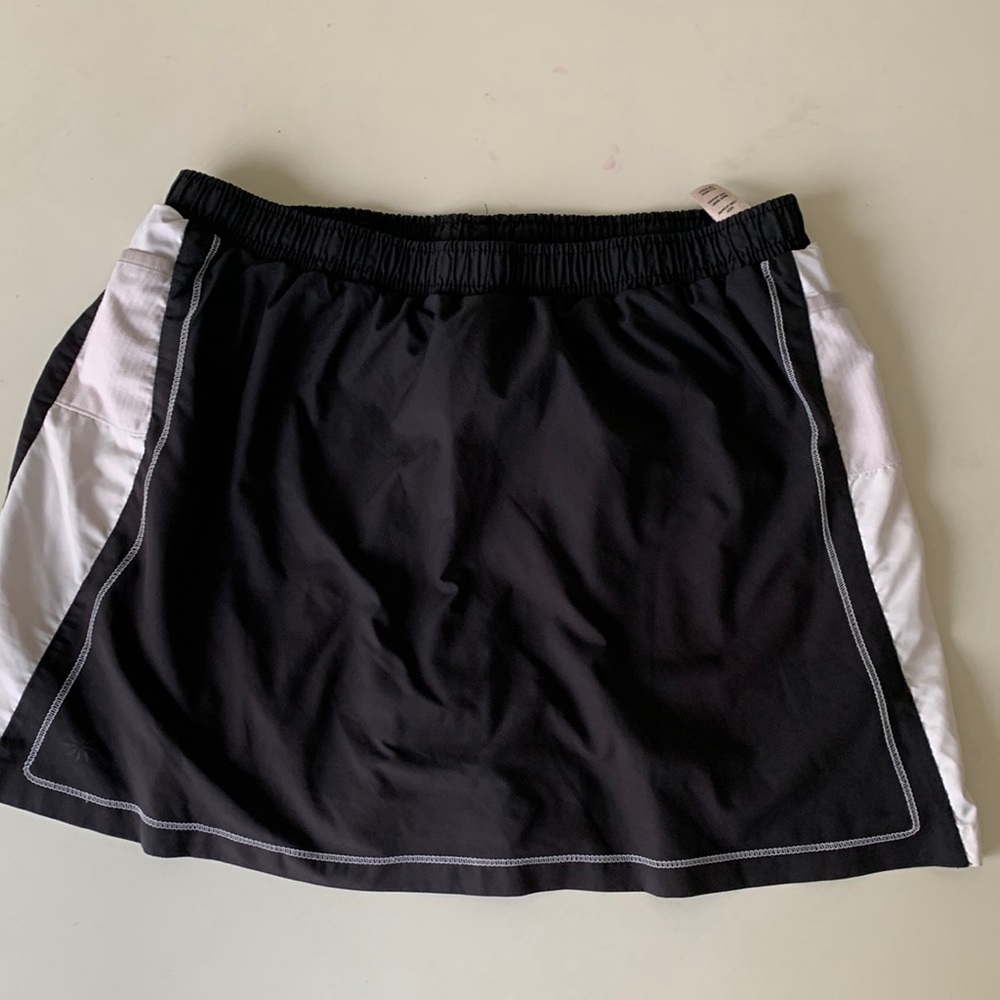 Athleta black and white tennis/ running skort